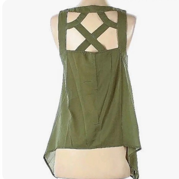 Olive green cut out back flowy tank size medium - Picture 3 of 9